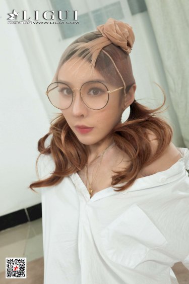 丰满的儿女小月的身世与背景介绍