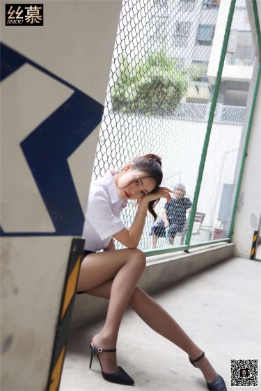 两男吮着她的花蒂尿 在线观看